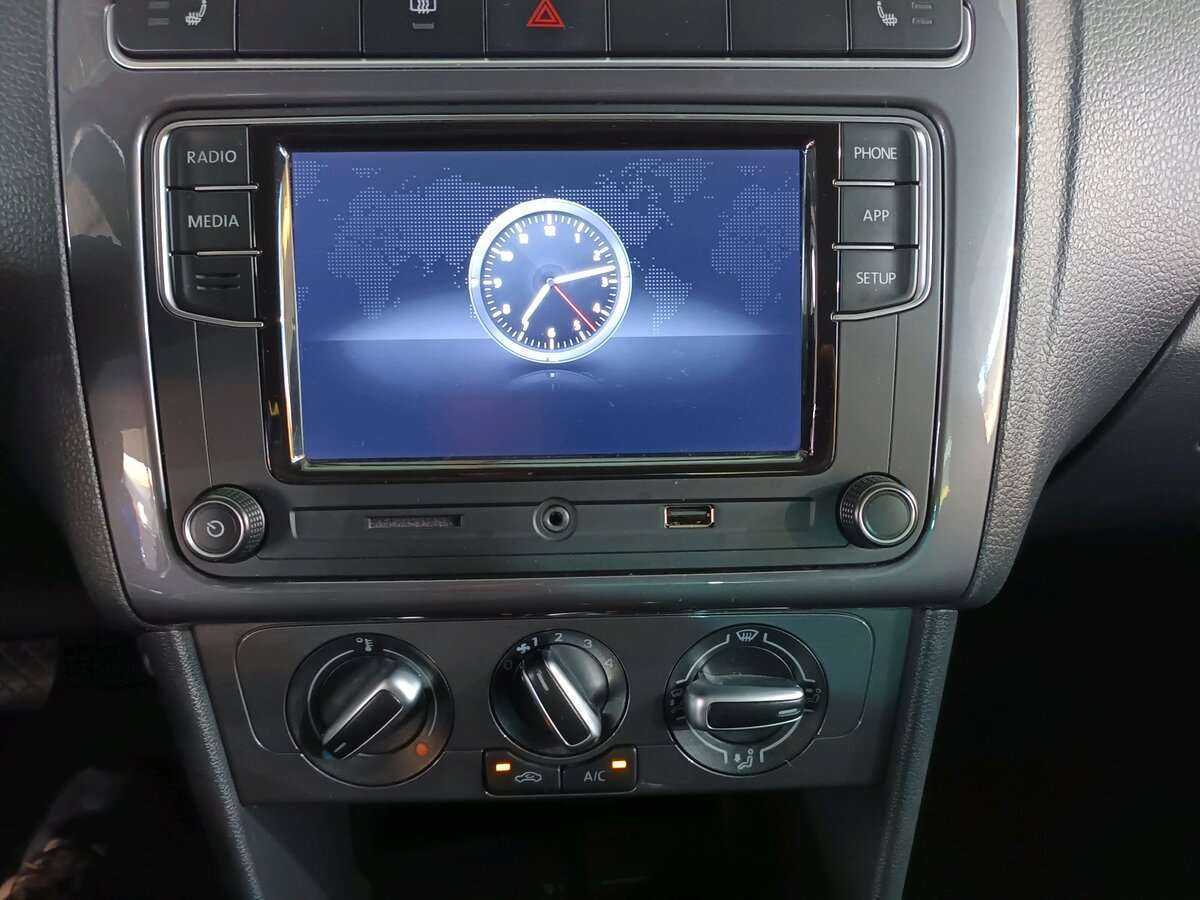 Купить Volkswagen Polo с пробегом. Фото: #17