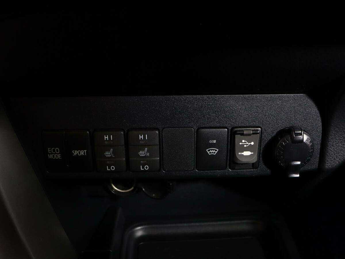 Купить Toyota RAV4 с пробегом. Фото: #19