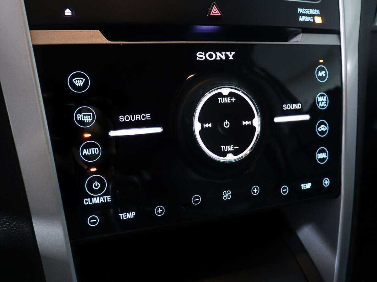 Купить Ford Explorer с пробегом. Фото: #19