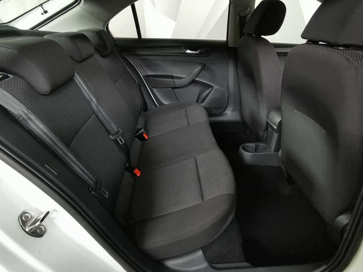 Купить Volkswagen Polo с пробегом. Фото: #10