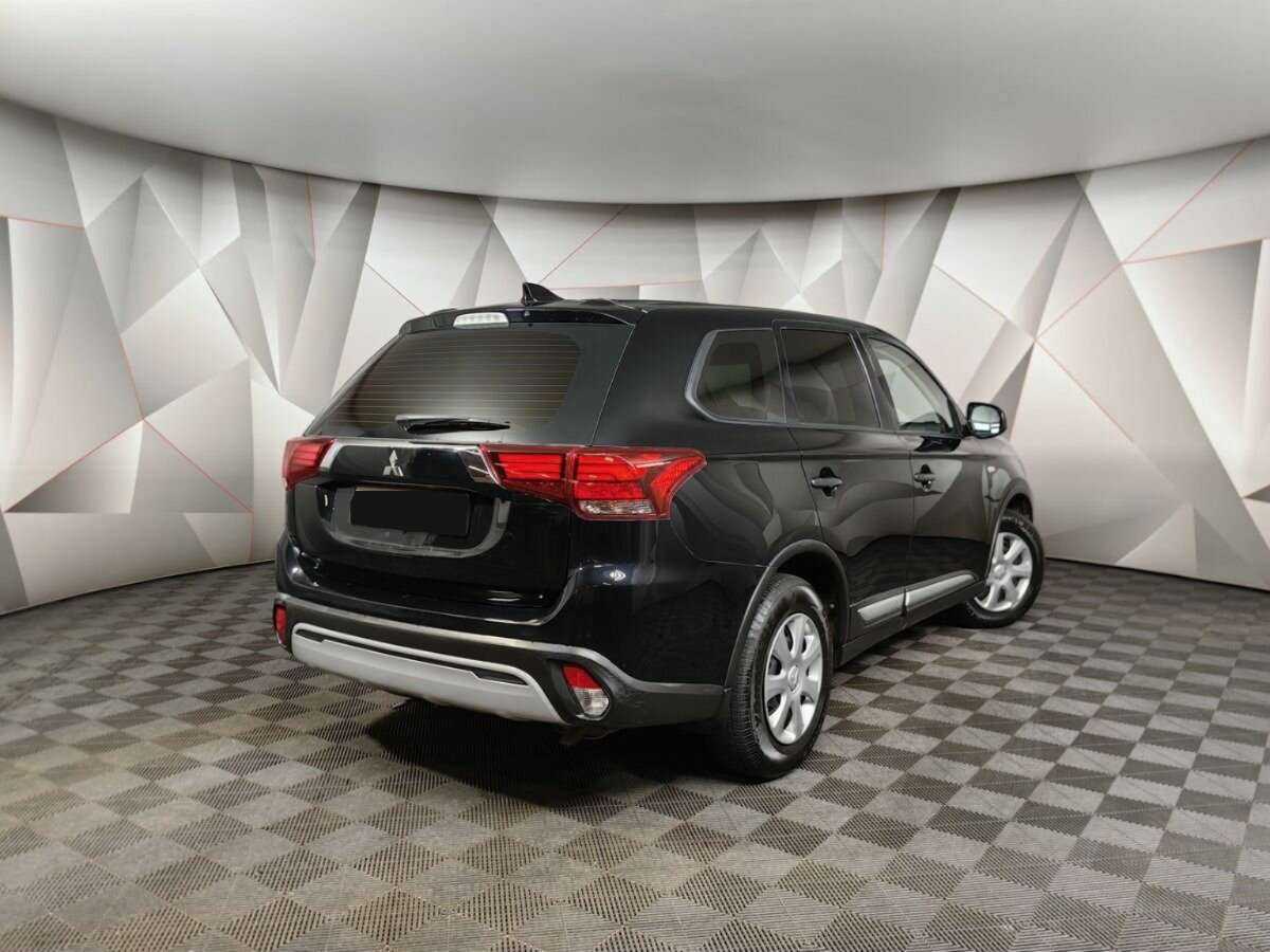 Купить Mitsubishi Outlander с пробегом. Фото: #1