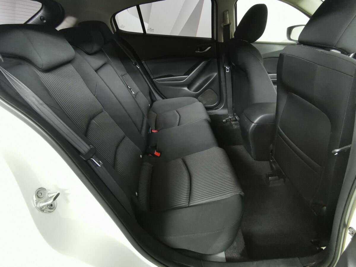 Купить Mazda 3 с пробегом. Фото: #11