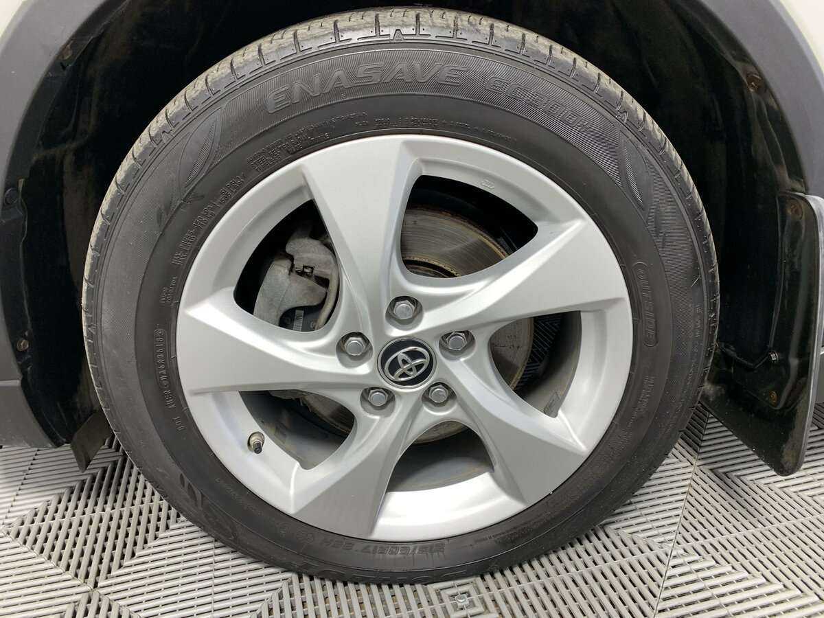 Купить Toyota C-HR с пробегом. Фото: #14