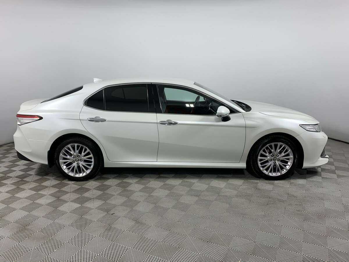 Купить Toyota Camry с пробегом. Фото: #3