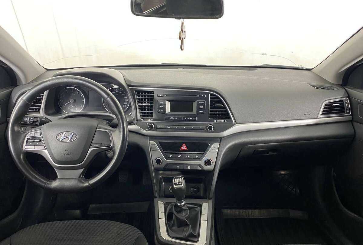 Купить Hyundai Elantra с пробегом. Фото: #9