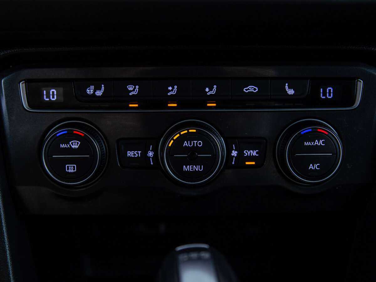 Купить Volkswagen Tiguan с пробегом. Фото: #15