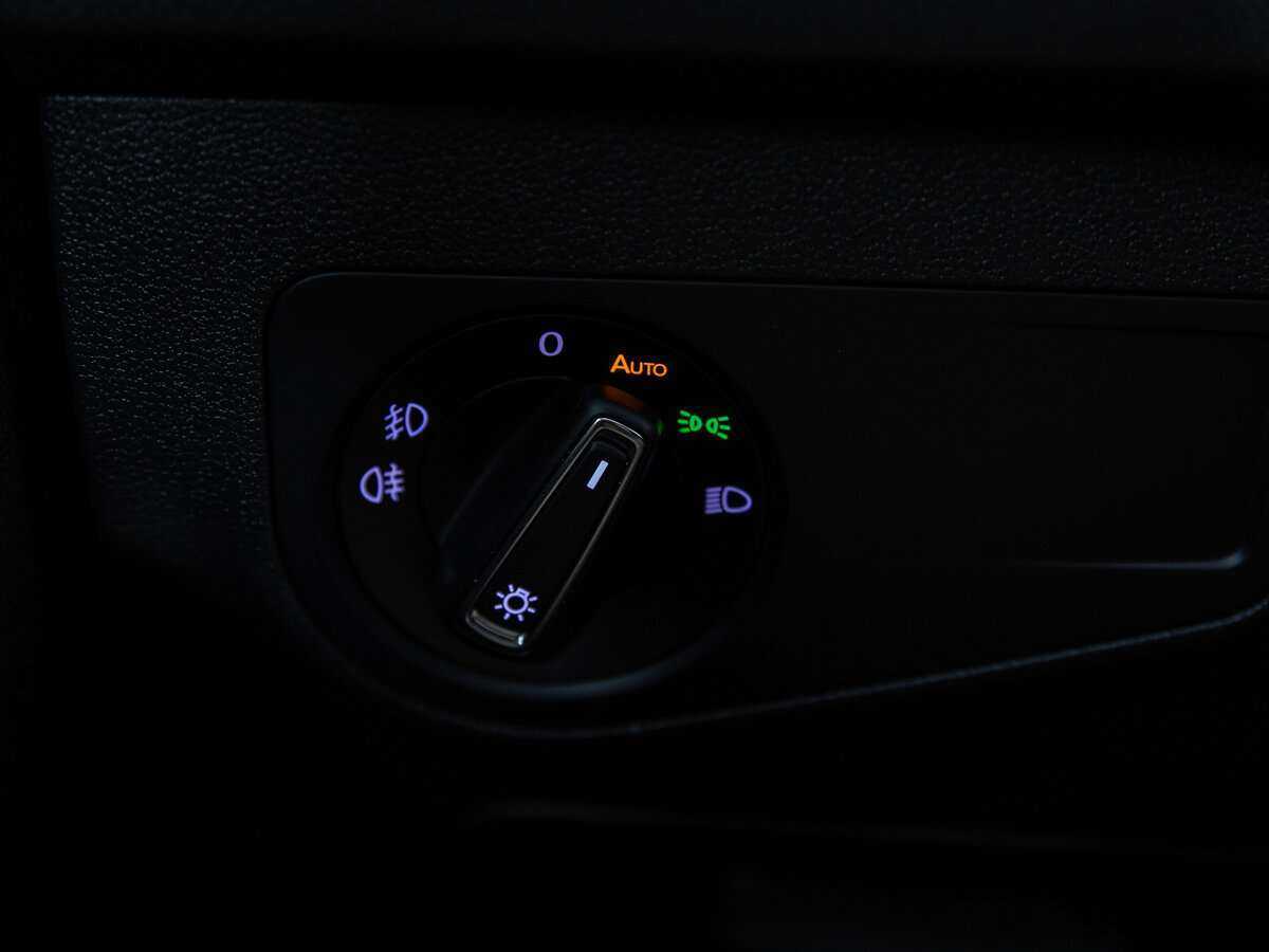 Купить Volkswagen Tiguan с пробегом. Фото: #17