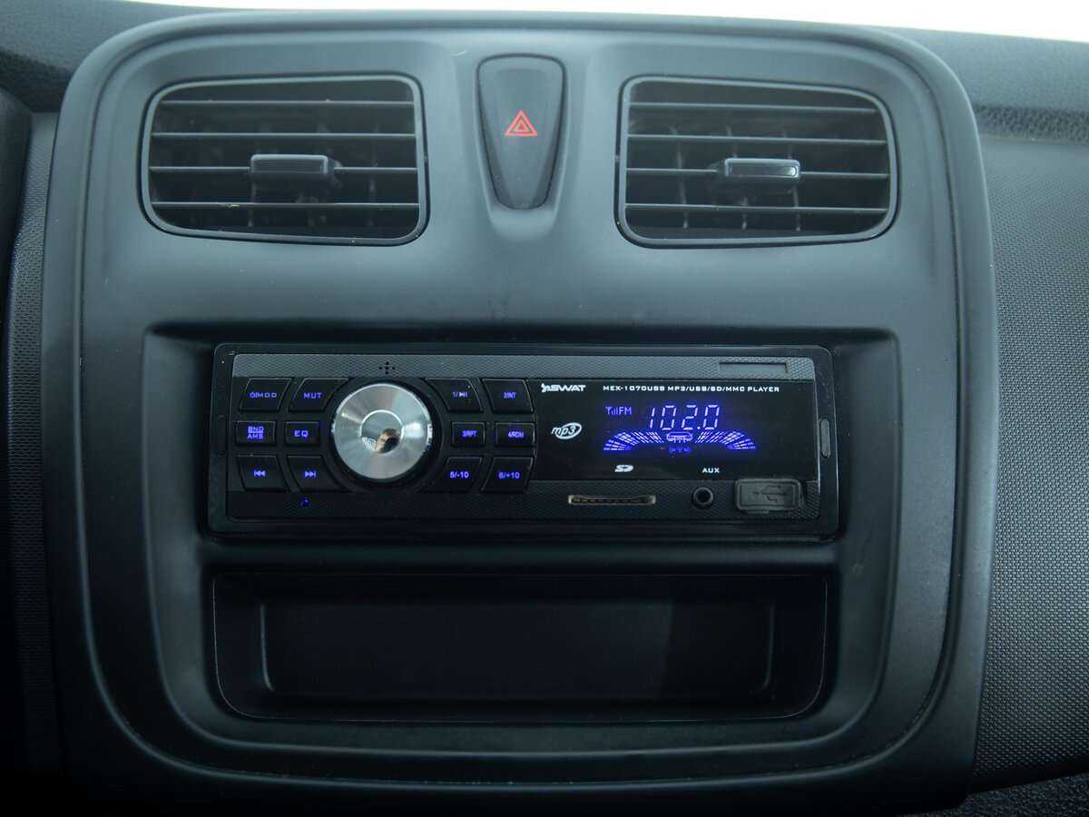 Купить Renault Sandero с пробегом. Фото: #11