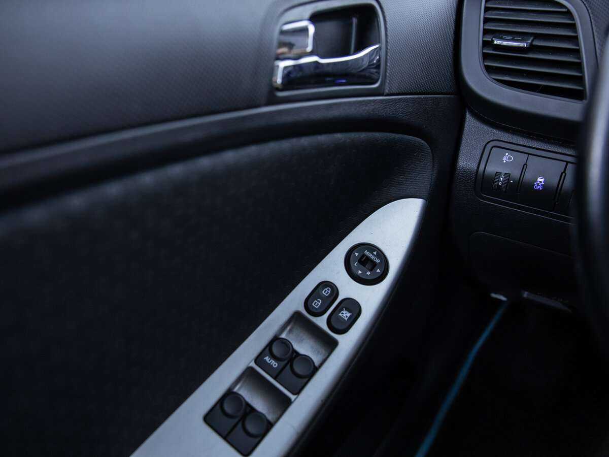 Купить Hyundai Solaris с пробегом. Фото: #10