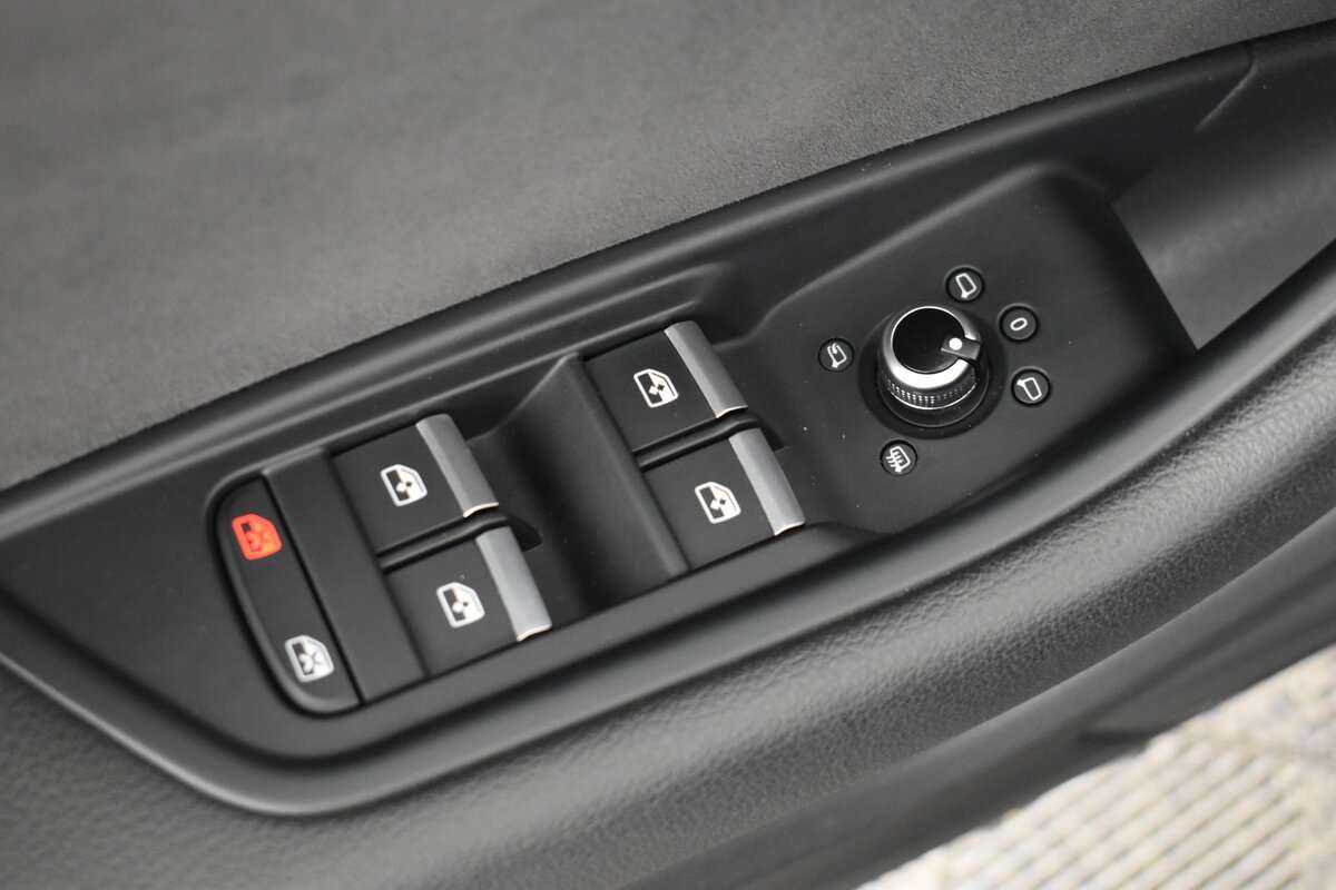 Купить Audi A4 с пробегом. Фото: #10