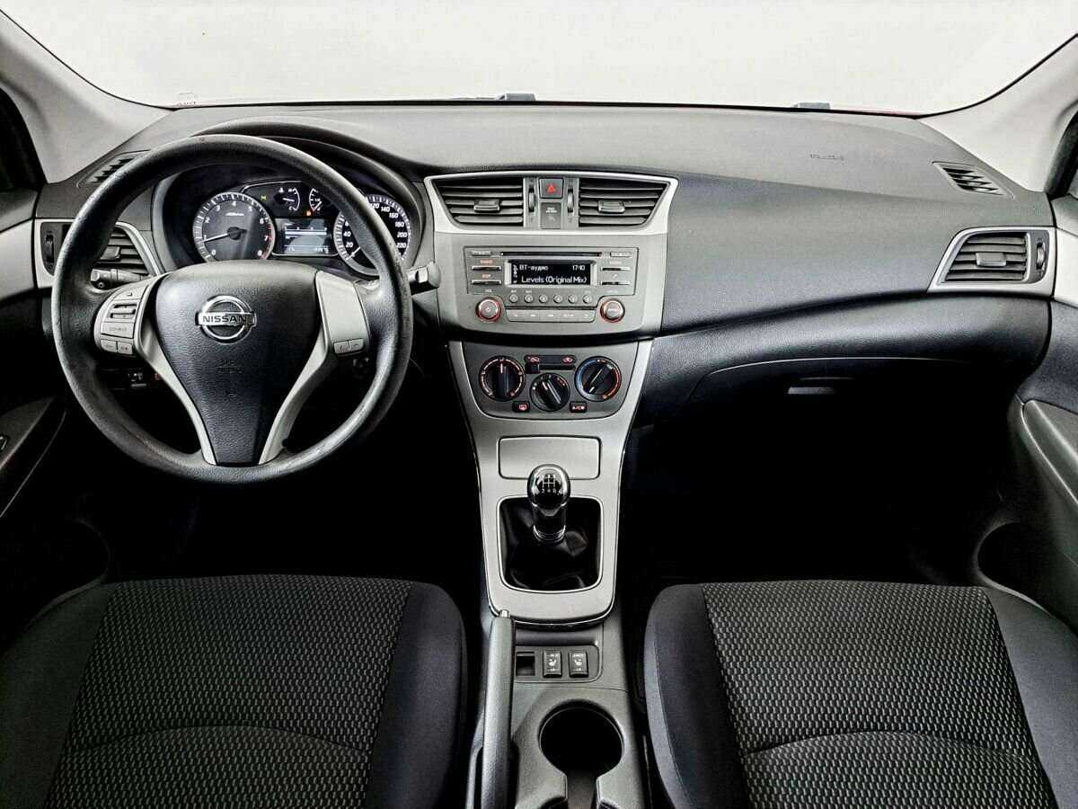Купить Nissan Tiida с пробегом. Фото: #11