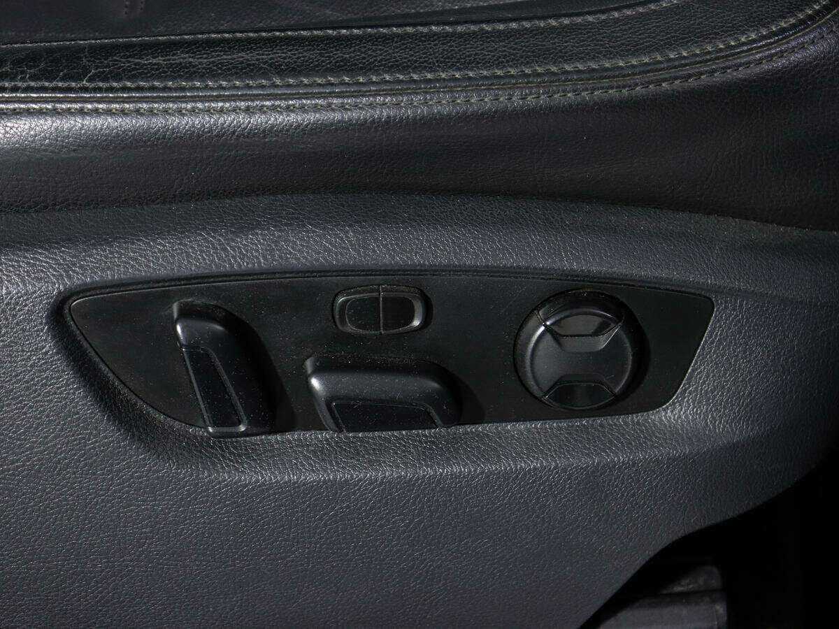 Купить Volkswagen Touareg с пробегом. Фото: #15