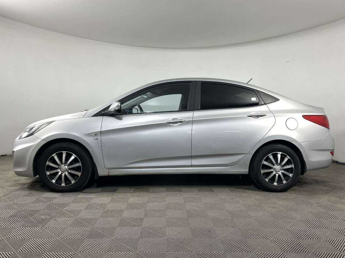 Купить Hyundai Solaris с пробегом. Фото: #4