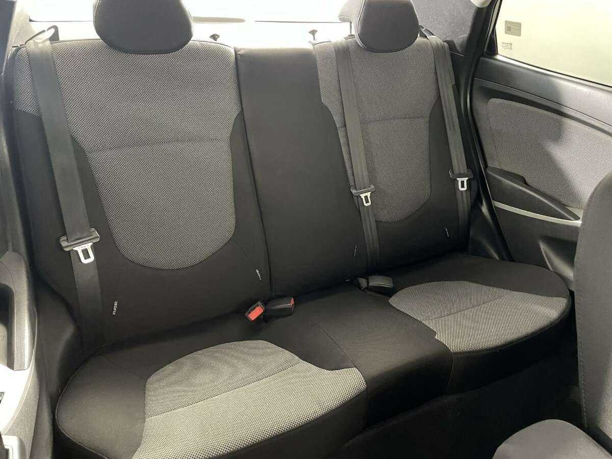 Купить Hyundai Solaris с пробегом. Фото: #14