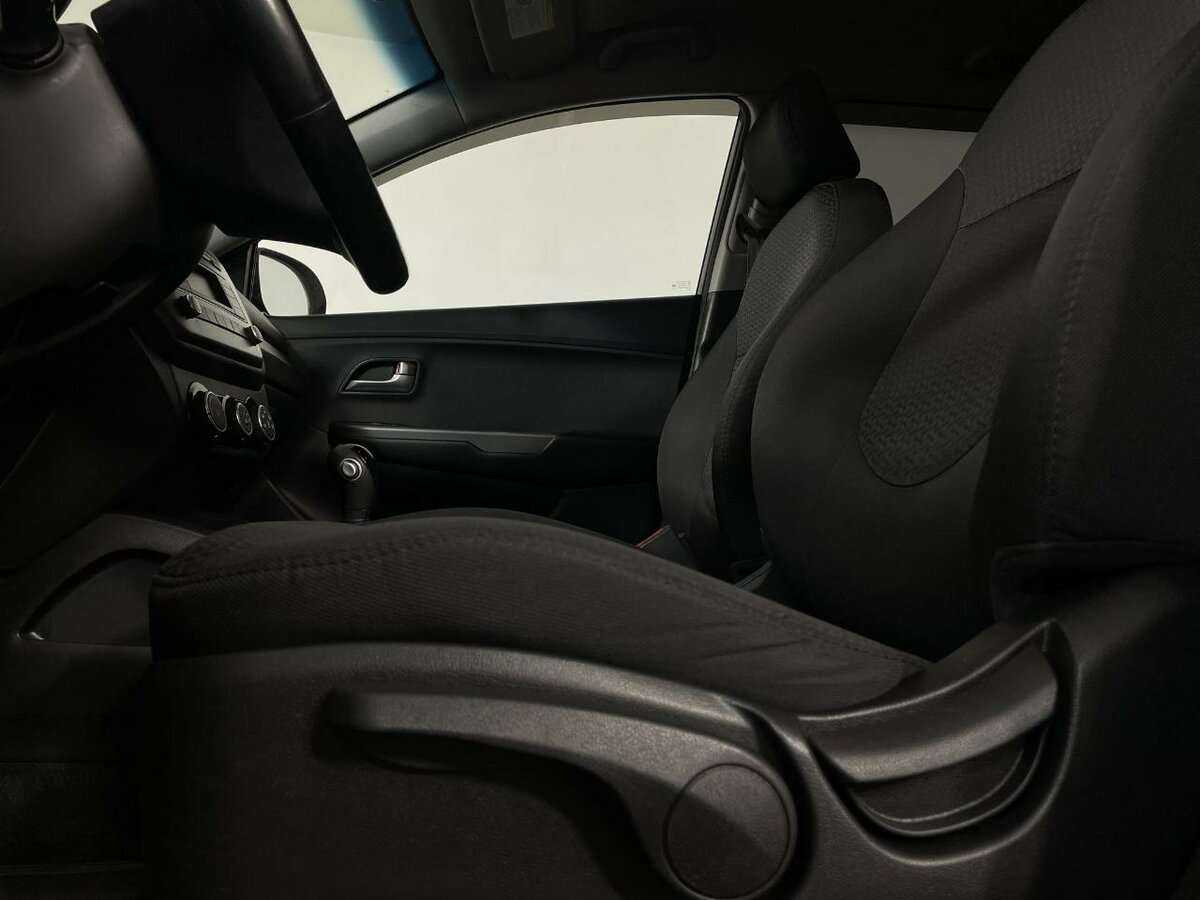 Купить Kia Rio с пробегом. Фото: #9