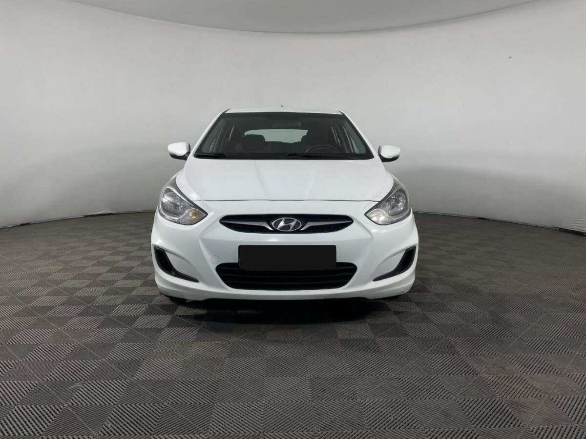 Купить Hyundai Solaris с пробегом. Фото: #1