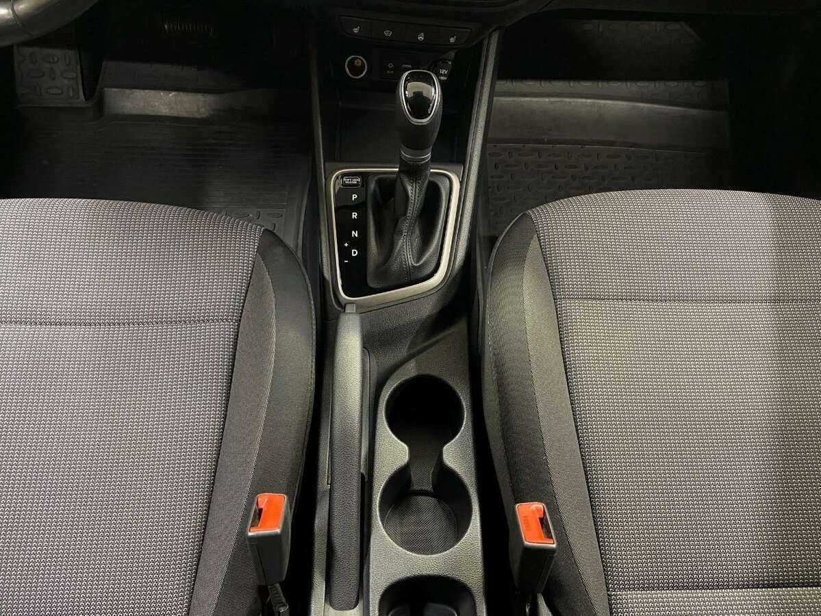 Купить Hyundai Solaris с пробегом. Фото: #12