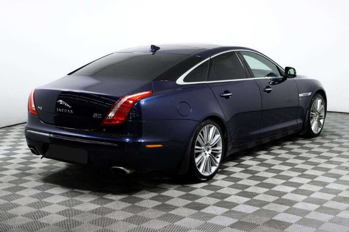 Купить Jaguar XJ с пробегом. Фото: #4