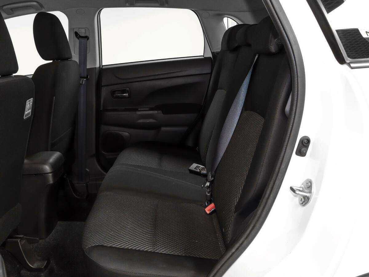 Купить Mitsubishi ASX с пробегом. Фото: #8