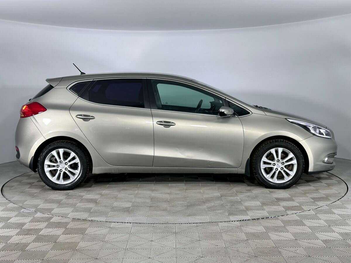 Купить Kia Ceed с пробегом. Фото: #4