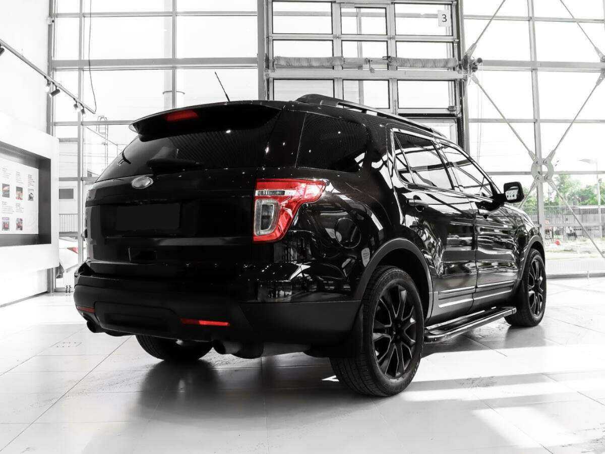 Купить Ford Explorer с пробегом. Фото: #4