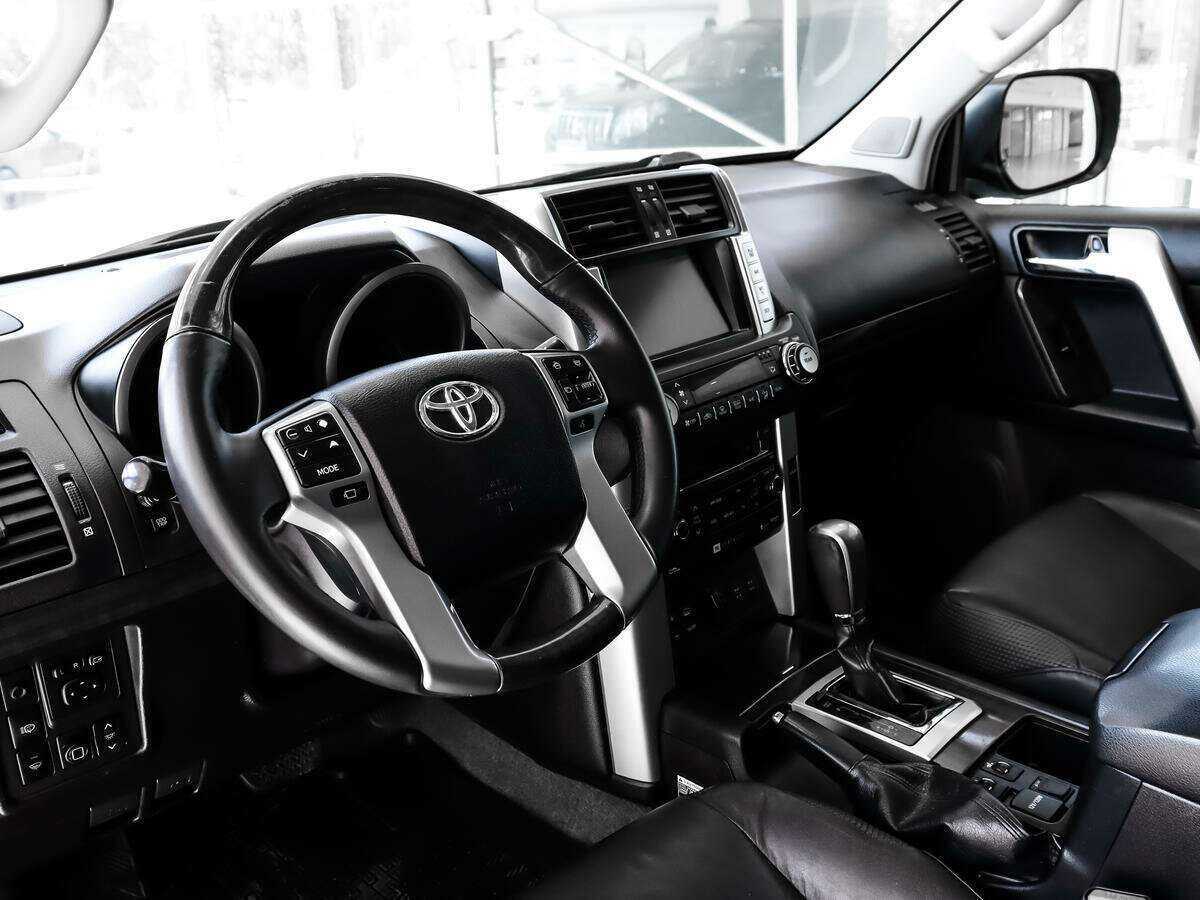 Купить Toyota Land Cruiser Prado с пробегом. Фото: #8