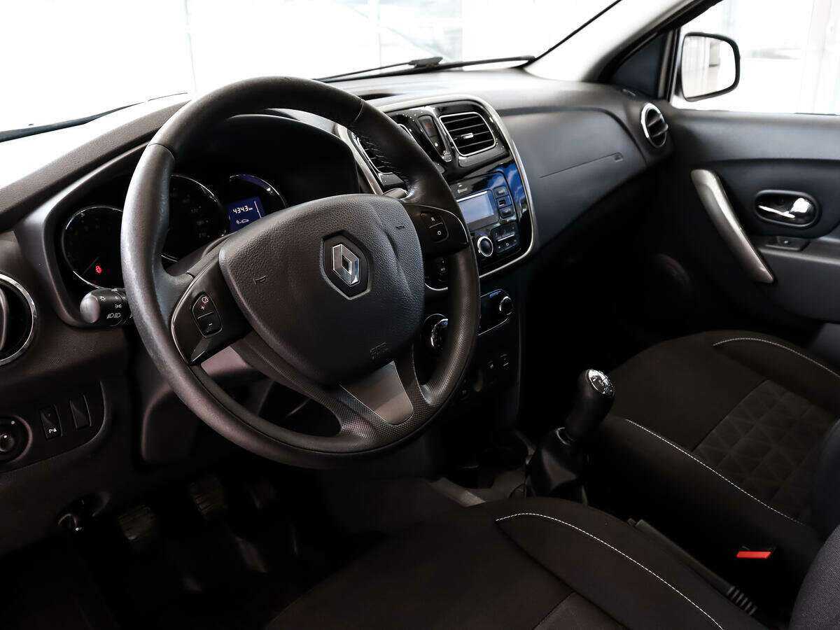 Купить Renault Sandero с пробегом. Фото: #8