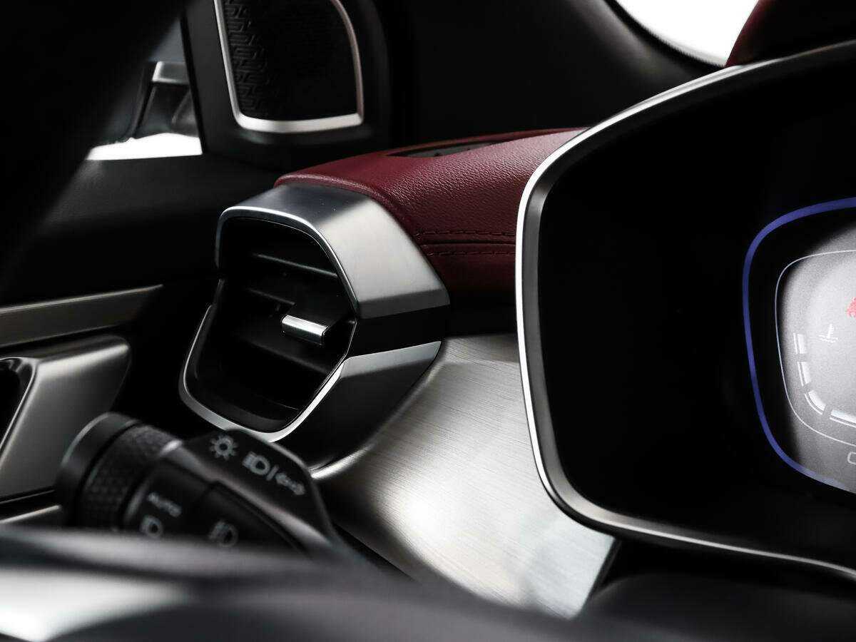 Купить Geely Coolray с пробегом. Фото: #17