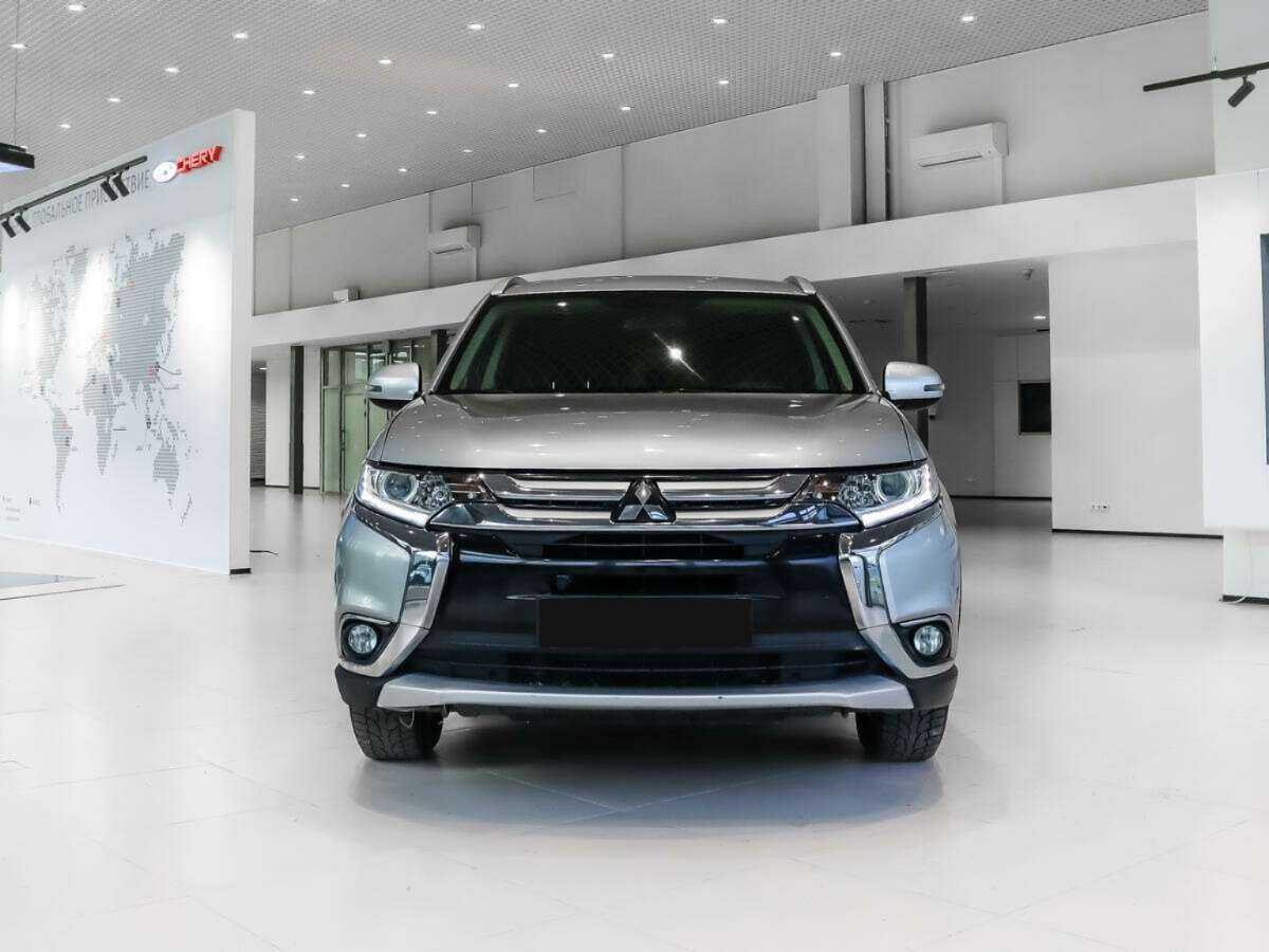 Купить Mitsubishi Outlander с пробегом. Фото: #1