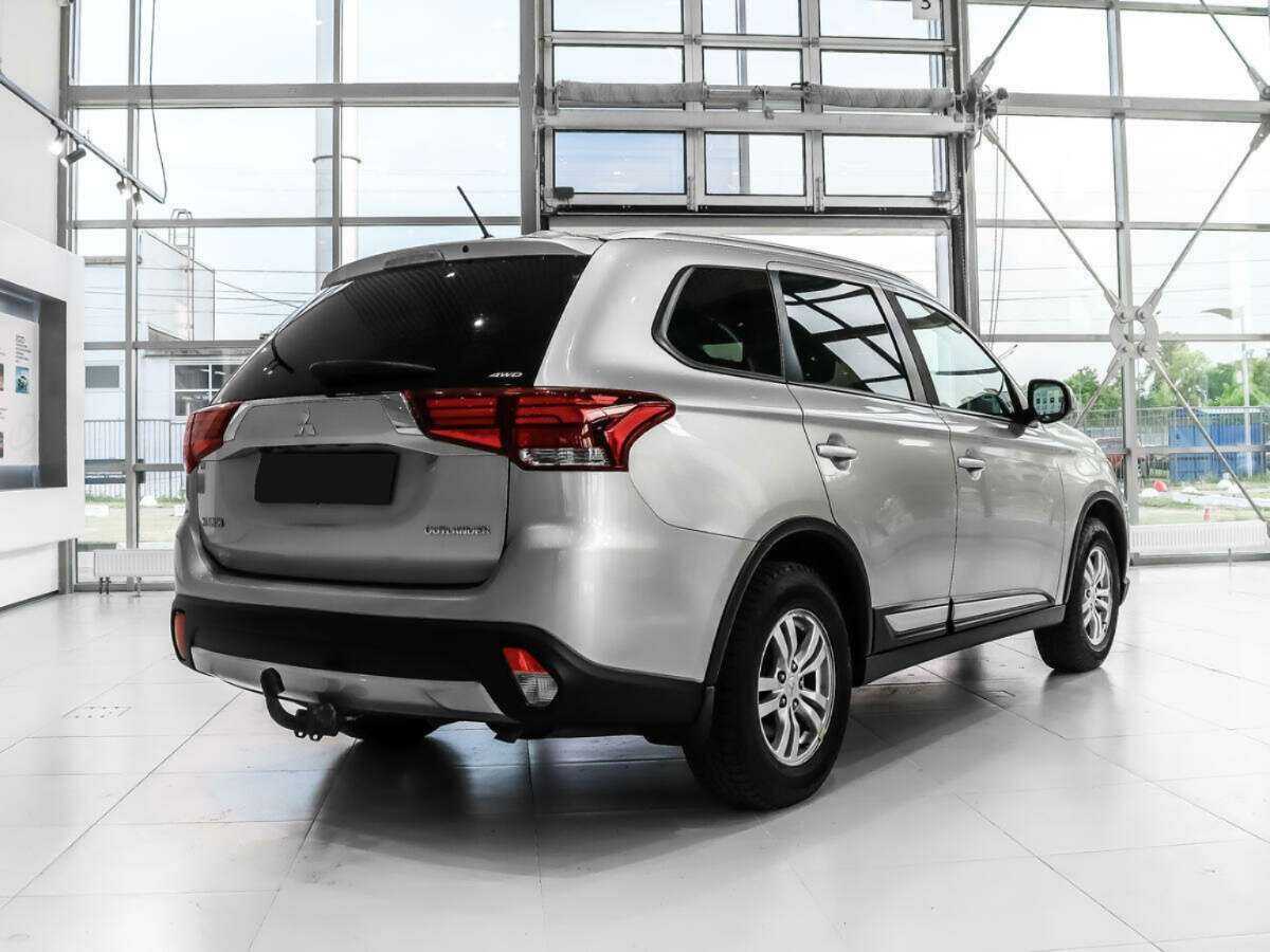 Купить Mitsubishi Outlander с пробегом. Фото: #4