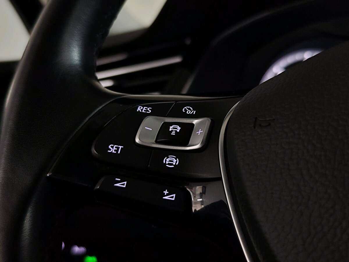 Купить Volkswagen Passat с пробегом. Фото: #21