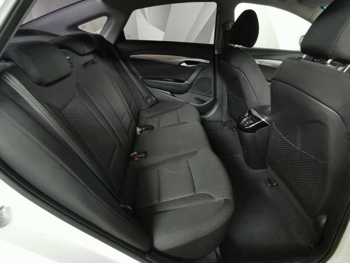 Купить Hyundai i40 с пробегом. Фото: #11