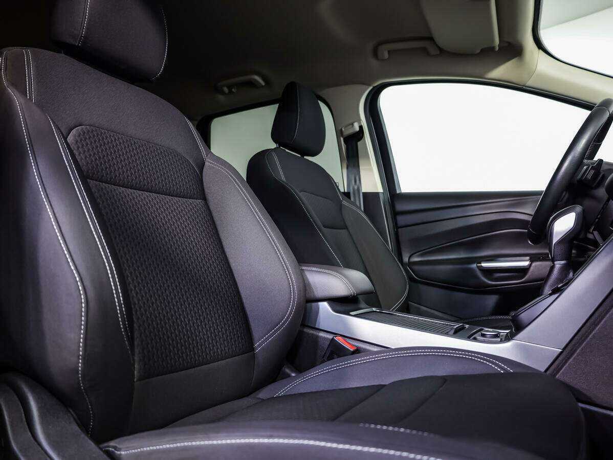 Купить Ford Kuga с пробегом. Фото: #9