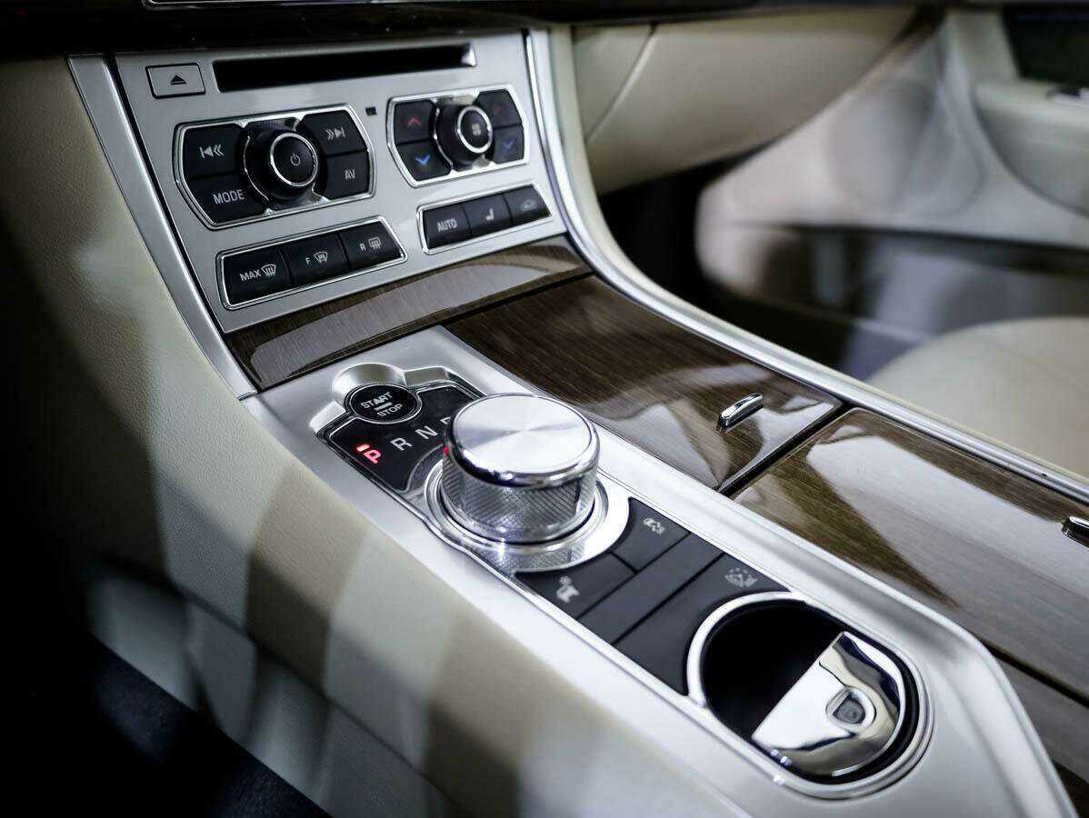 Купить Jaguar XF с пробегом. Фото: #15