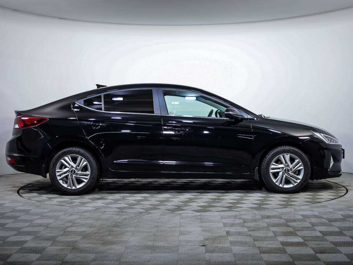 Купить Hyundai Elantra с пробегом. Фото: #2