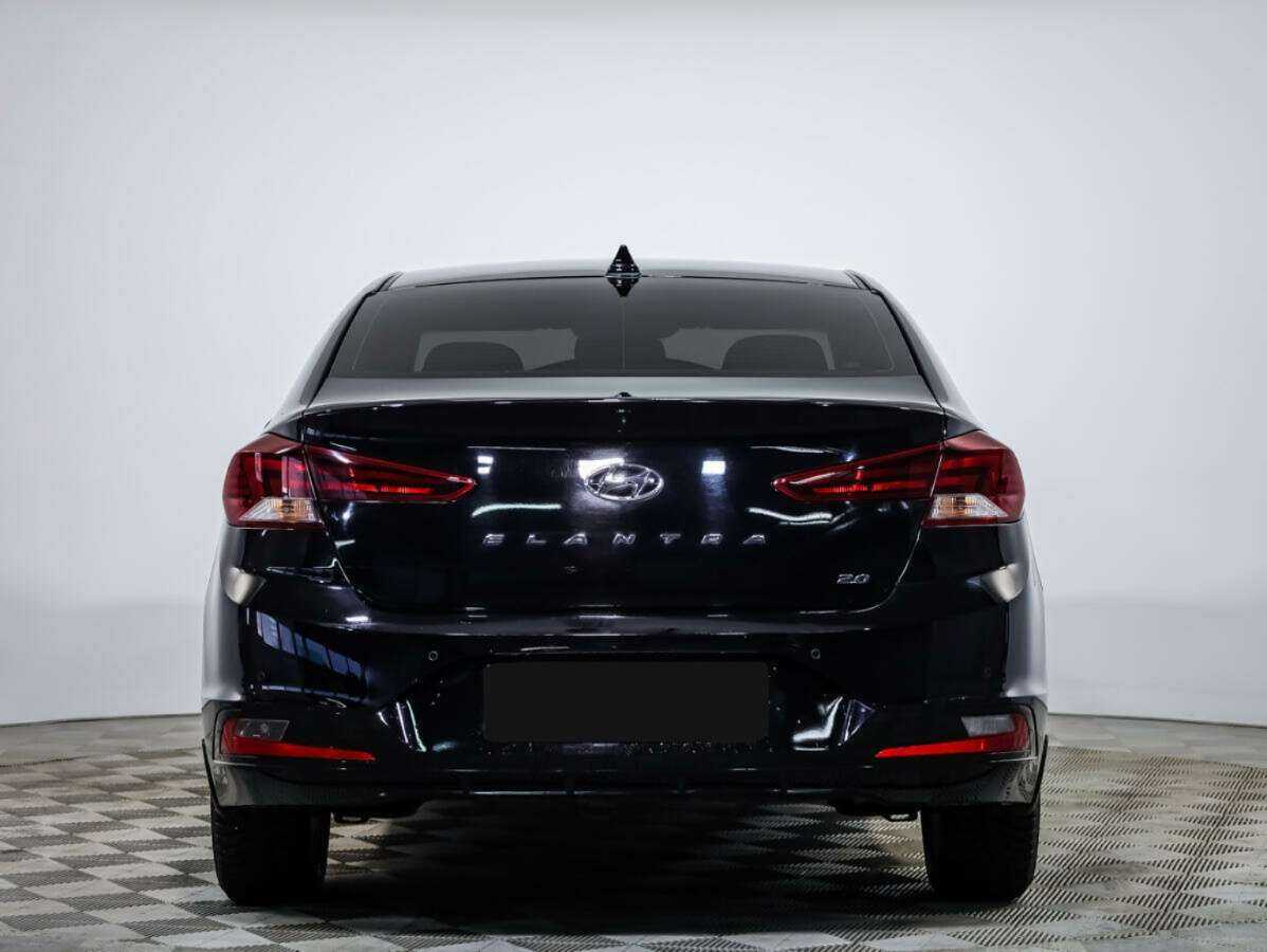 Купить Hyundai Elantra с пробегом. Фото: #4