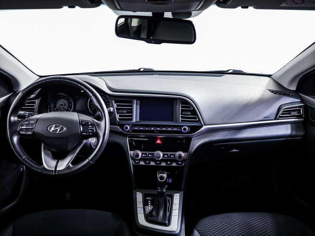 Купить Hyundai Elantra с пробегом. Фото: #8