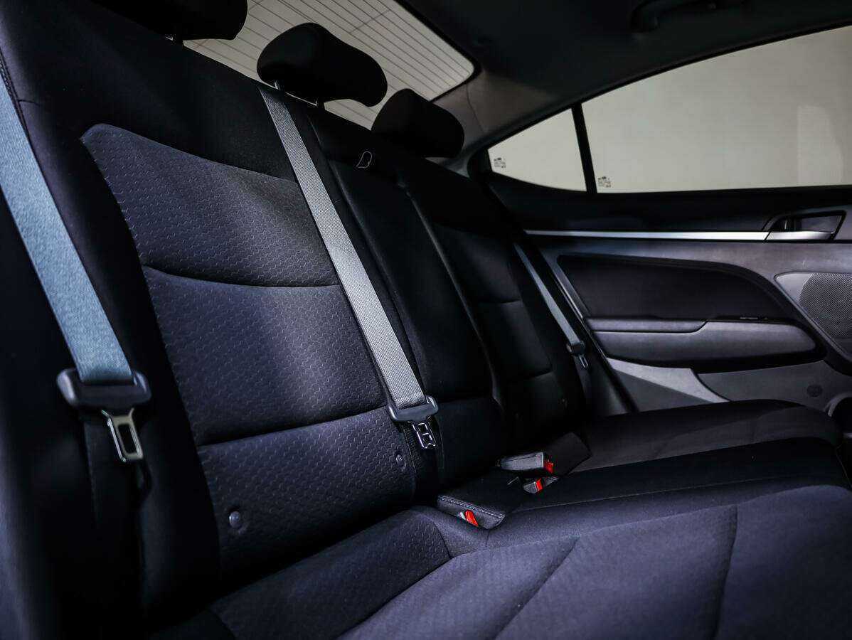 Купить Hyundai Elantra с пробегом. Фото: #10