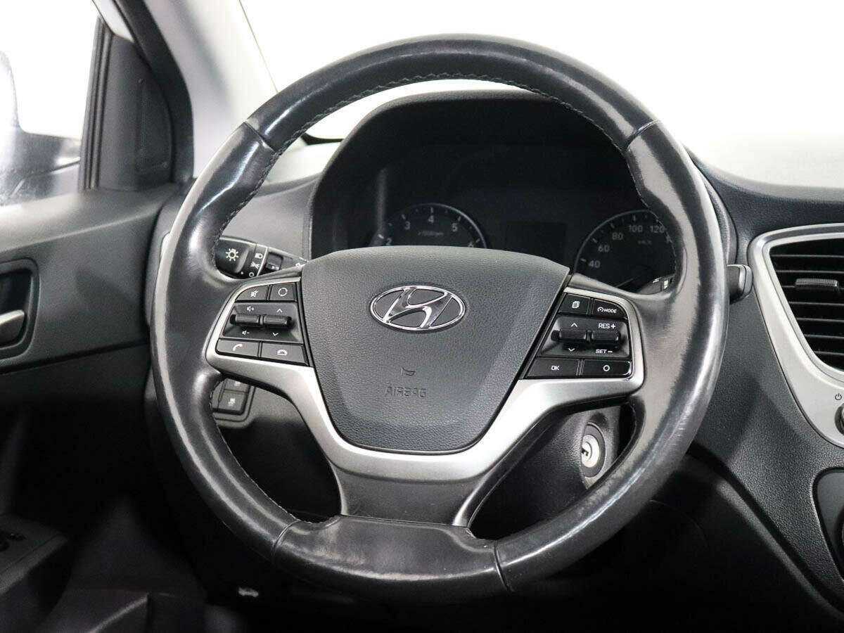 Купить Hyundai Solaris с пробегом. Фото: #11