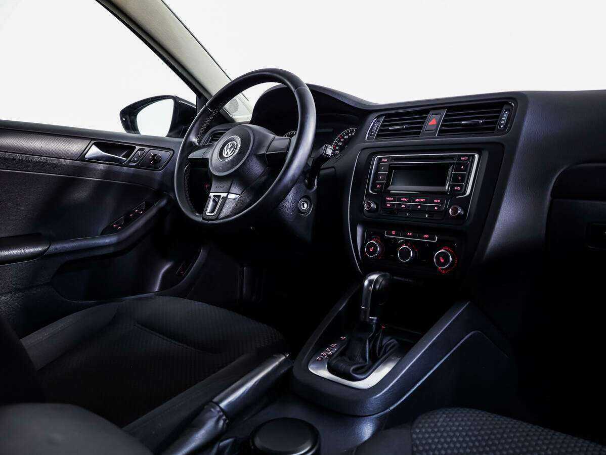 Купить Volkswagen Jetta с пробегом. Фото: #7