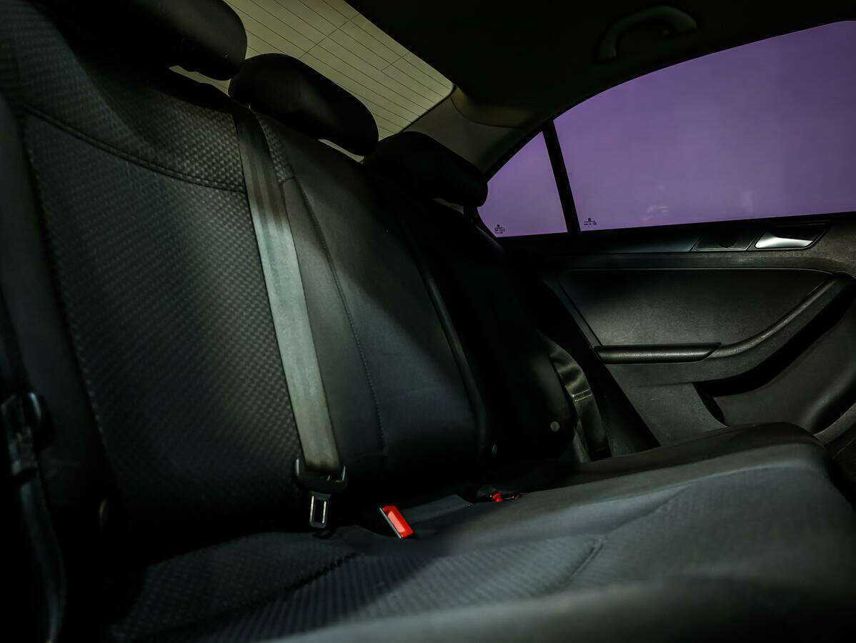 Купить Volkswagen Jetta с пробегом. Фото: #10