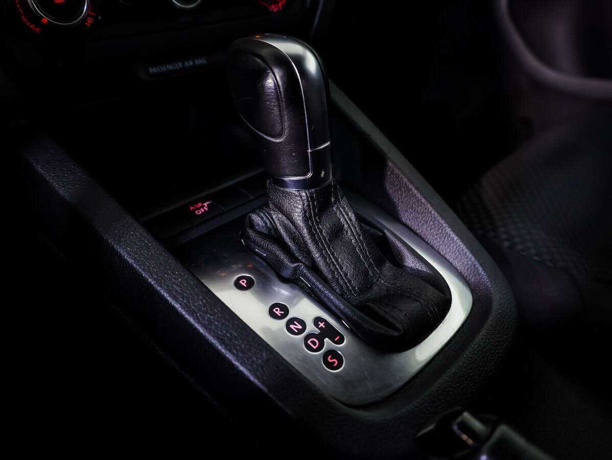 Купить Volkswagen Jetta с пробегом. Фото: #13