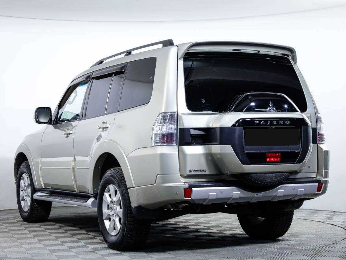 Купить Mitsubishi Pajero с пробегом. Фото: #5