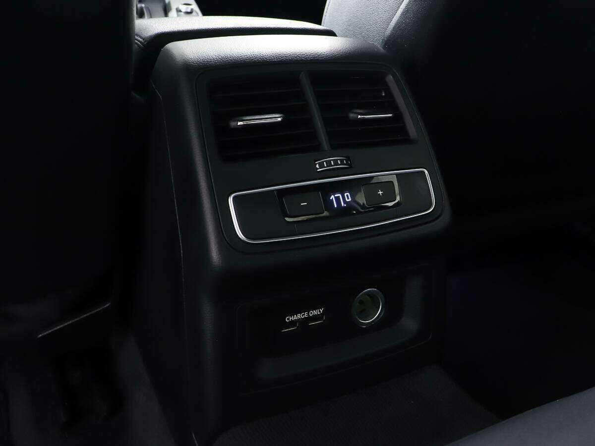 Купить Audi A4 с пробегом. Фото: #18