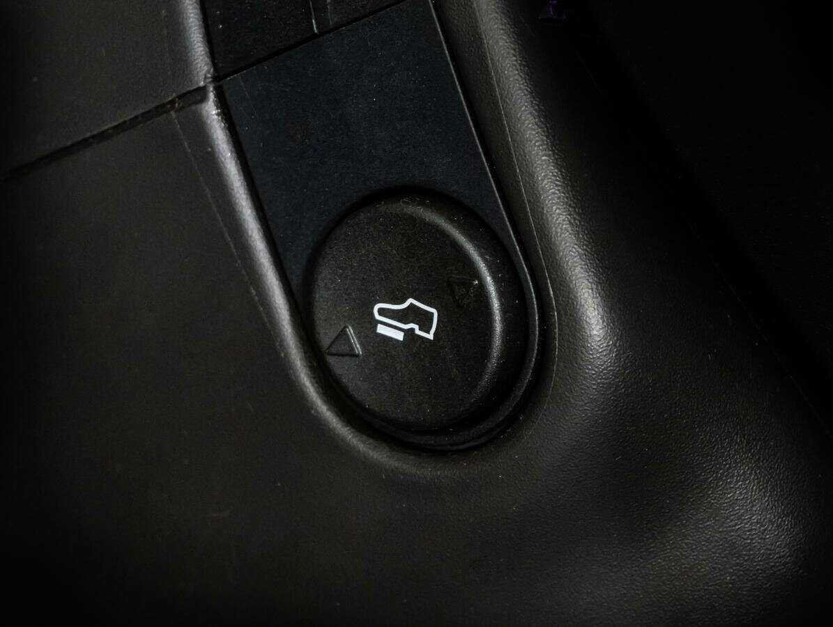 Купить Ford Explorer с пробегом. Фото: #17