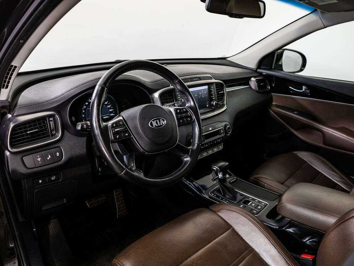 Купить Kia Sorento с пробегом. Фото: #10