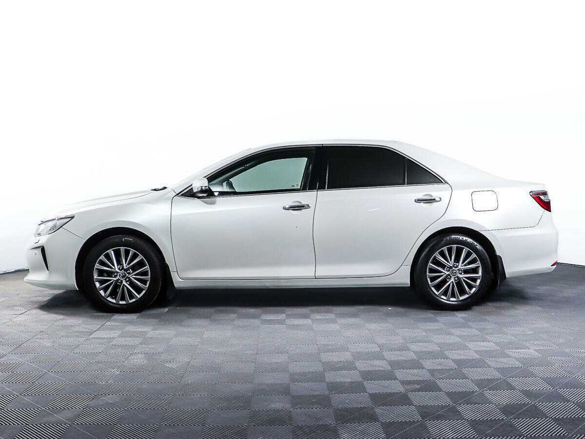 Купить Toyota Camry с пробегом. Фото: #2