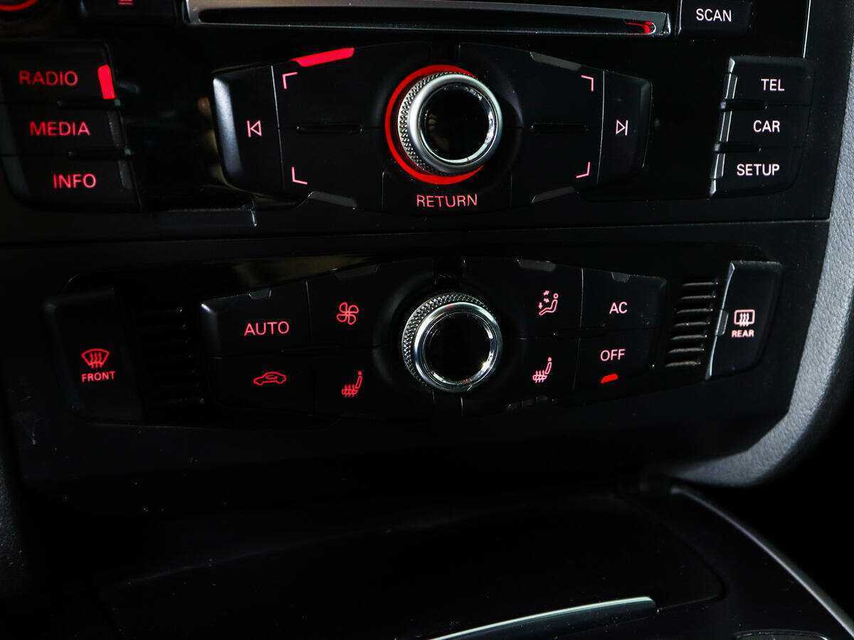 Купить Audi A4 с пробегом. Фото: #13