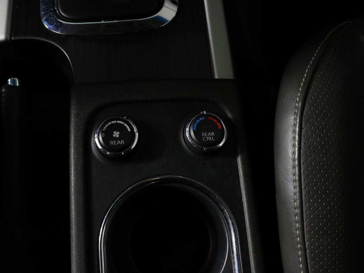 Купить Nissan Pathfinder с пробегом. Фото: #18