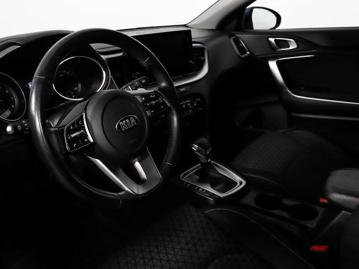 Купить Kia Ceed с пробегом. Фото: #8
